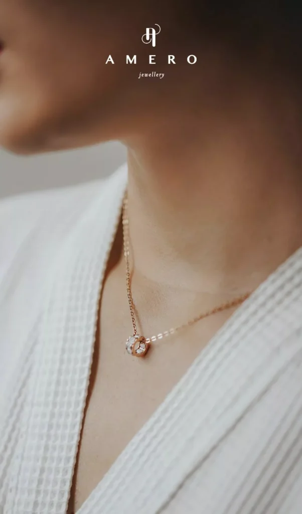 perhiasan berdasarkan karakter