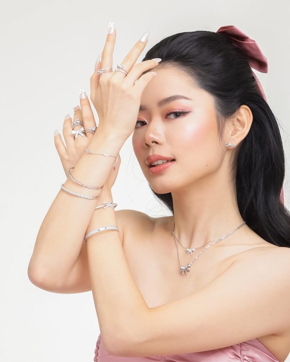 apa bedanya emas dan logam mulia