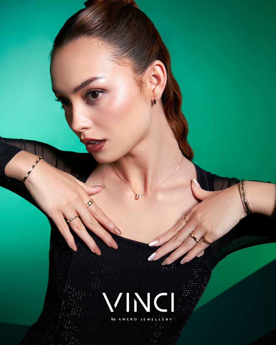 satu set perhiasan emas untuk pernikahan