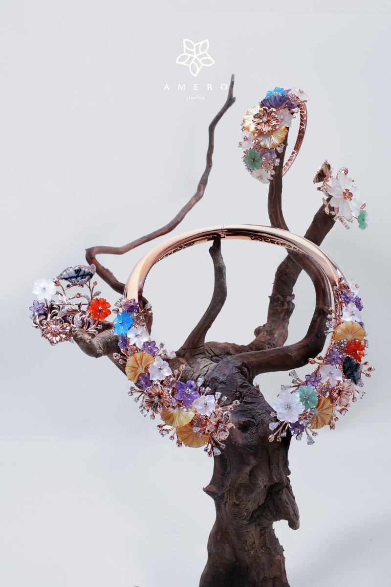 kalung emas bunga